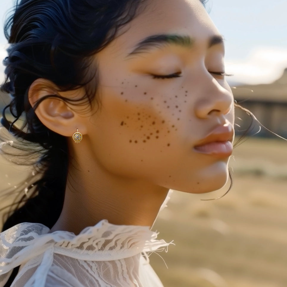 Muse 18K Gold Diamond Hook Earring